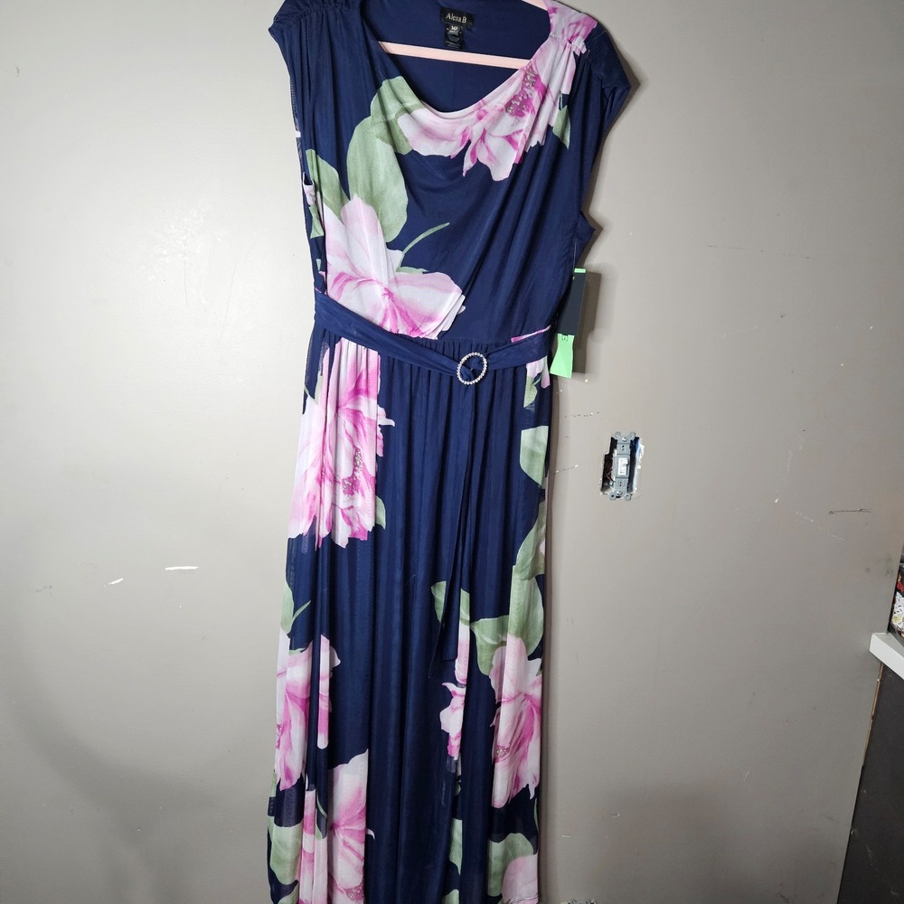 Alexia Women's Navy Floral Maxi Dress with Belt size 14P ptp 22"